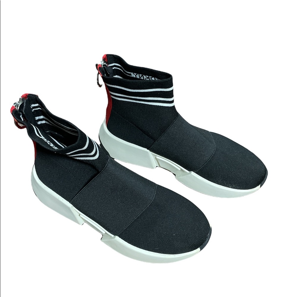 DKNY Marine Black and White Sole Top Sneakers size 6 - Picture 2 of 13